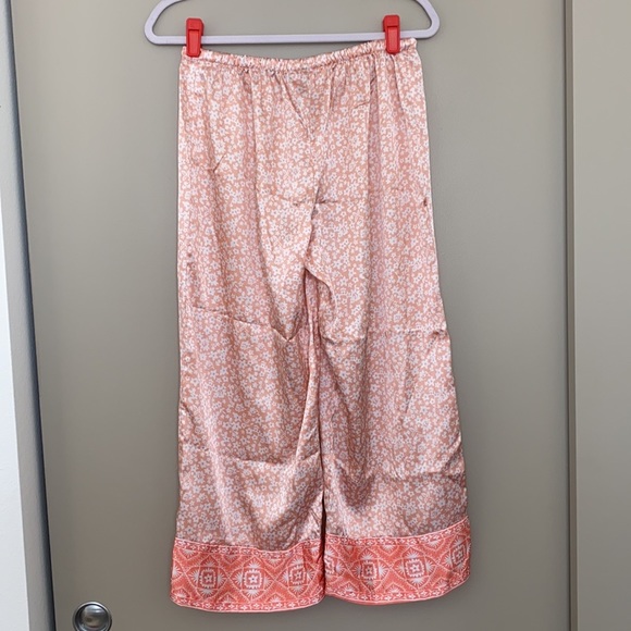 🆑 [4/$20] Satin George Pink Floral PJ printed pants - Picture 5 of 5